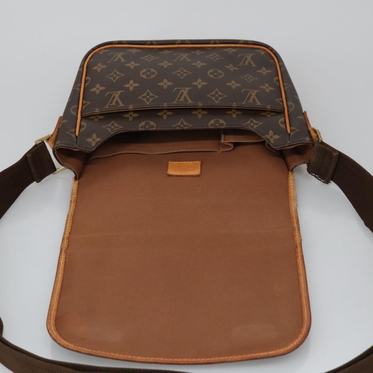 LOUIS VUITTON Monogram Messenger Bosphore PM Shoulder Bag M40106 LV Auth 102403