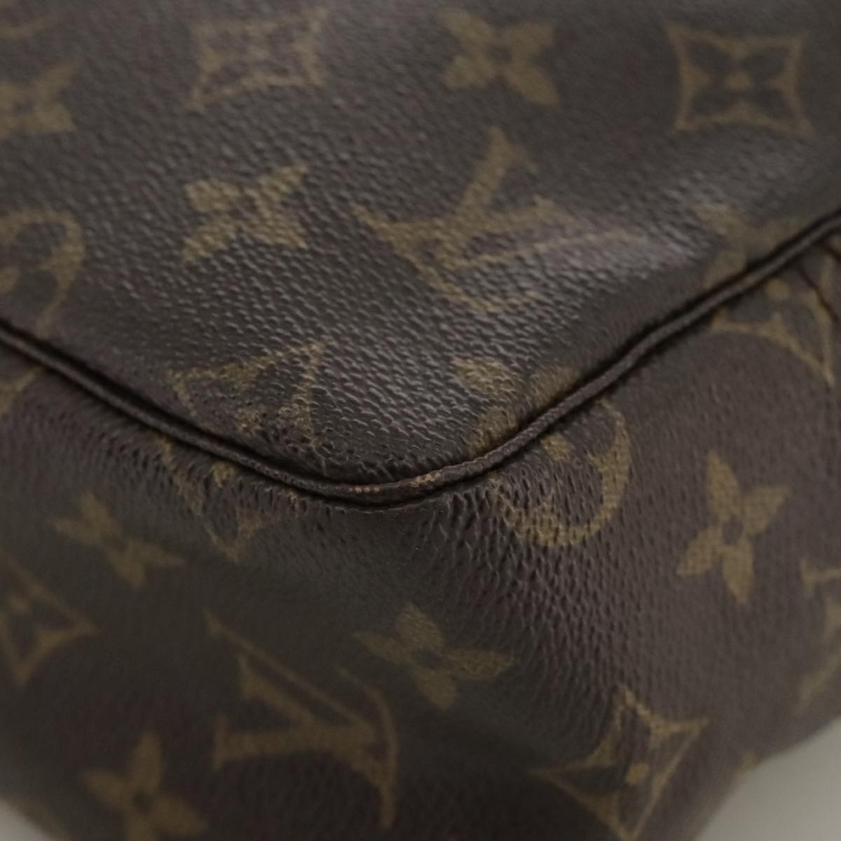 LOUIS VUITTON Monogram Trousse Toilette 28 Clutch Bag M47522 LV Auth 102644