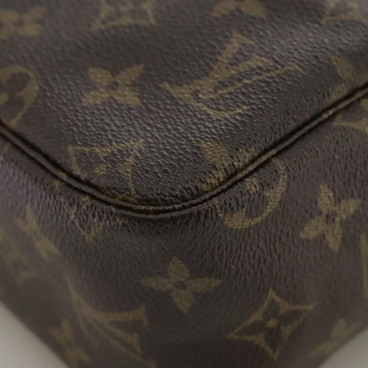 LOUIS VUITTON Monogram Trousse Toilette 28 Clutch Bag M47522 LV Auth 102644