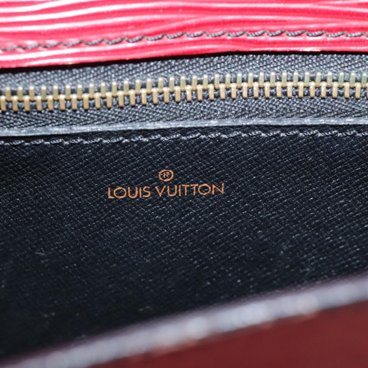 LOUIS VUITTON Epi Saint Cloud GM Shoulder Bag Red M52197 LV Auth 102766