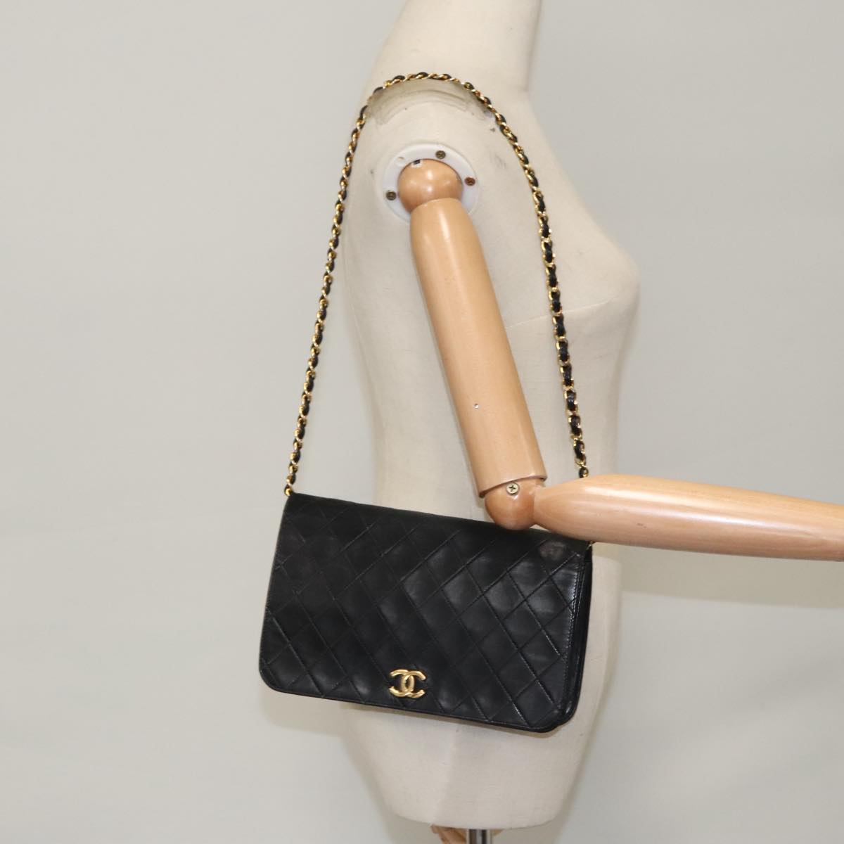 CHANEL Matelasse Chain Shoulder Bag Lamb Skin Black Gold CC Auth 102829