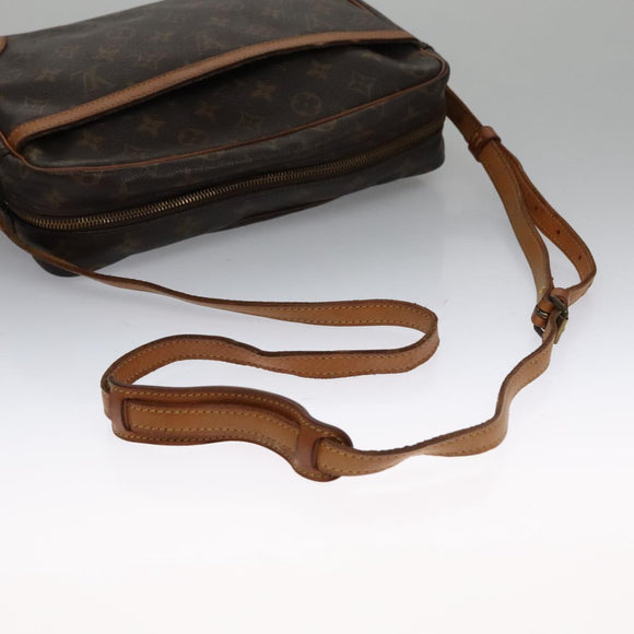 LOUIS VUITTON Monogram Trocadero 30 Shoulder Bag M51272 LV Auth 102852