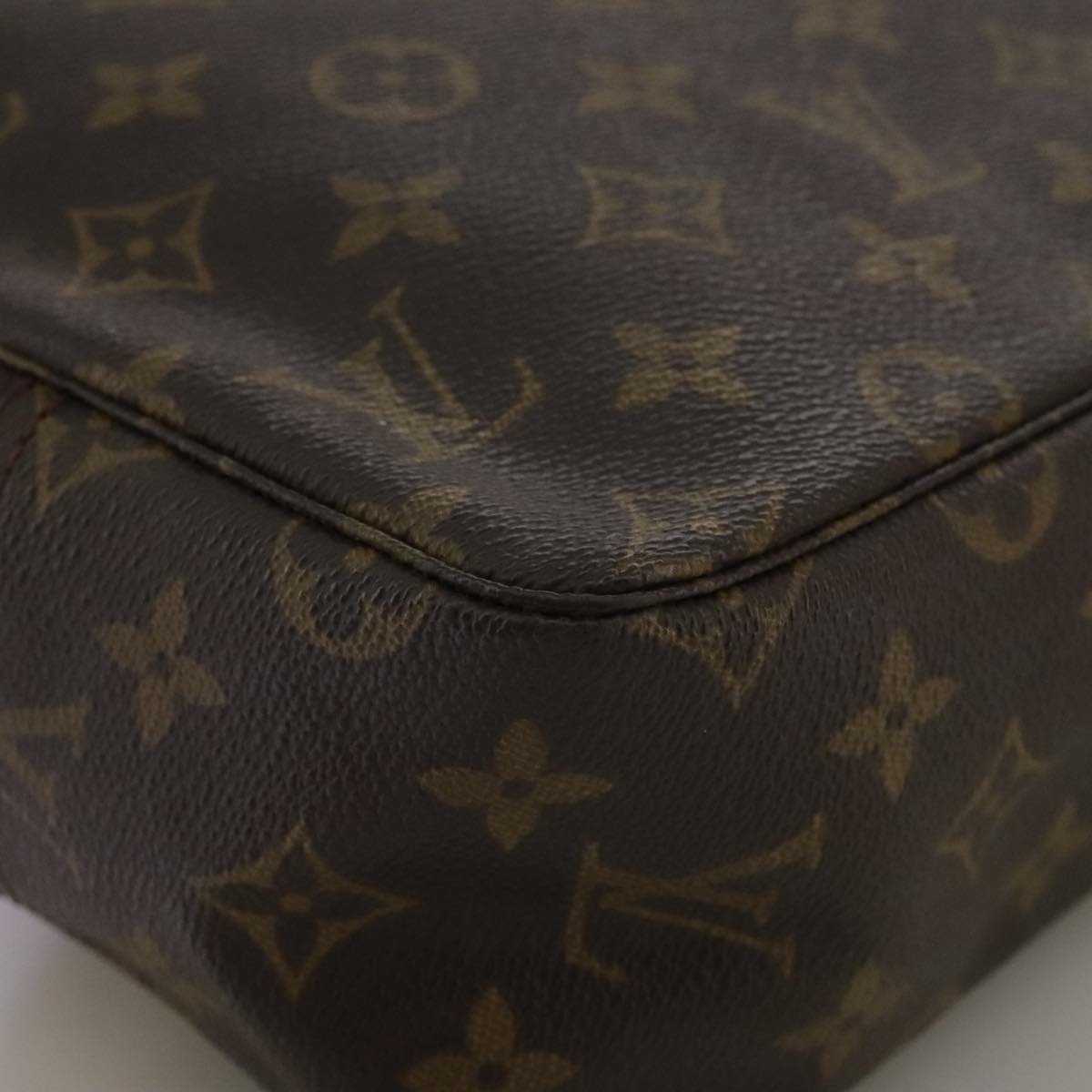 LOUIS VUITTON Monogram Trousse Toilette 28 Clutch Bag M47522 LV Auth 102937