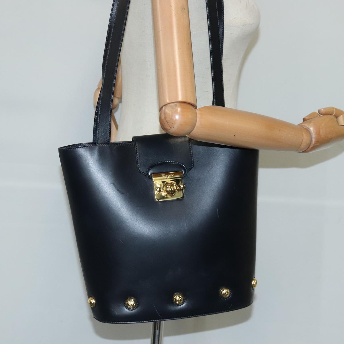 Salvatore Ferragamo Shoulder Bag Leather Black Gold Auth 102961