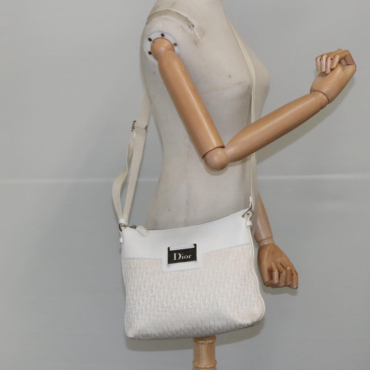 Christian Dior Trotter Canvas Shoulder Bag White Auth 103087