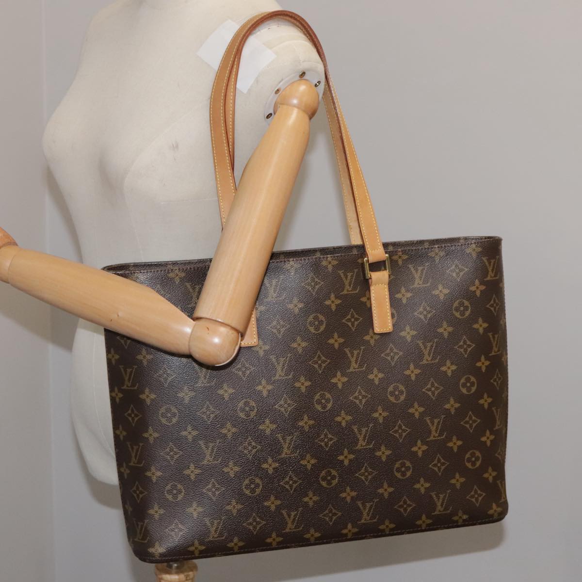 LOUIS VUITTON Monogram Luco Tote Bag M51155 LV Auth 103509