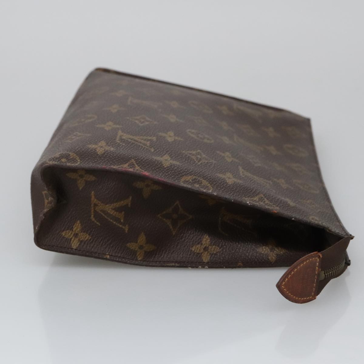 LOUIS VUITTON Monogram Poche Toilette 26 Pouch M47542 LV Auth 103526