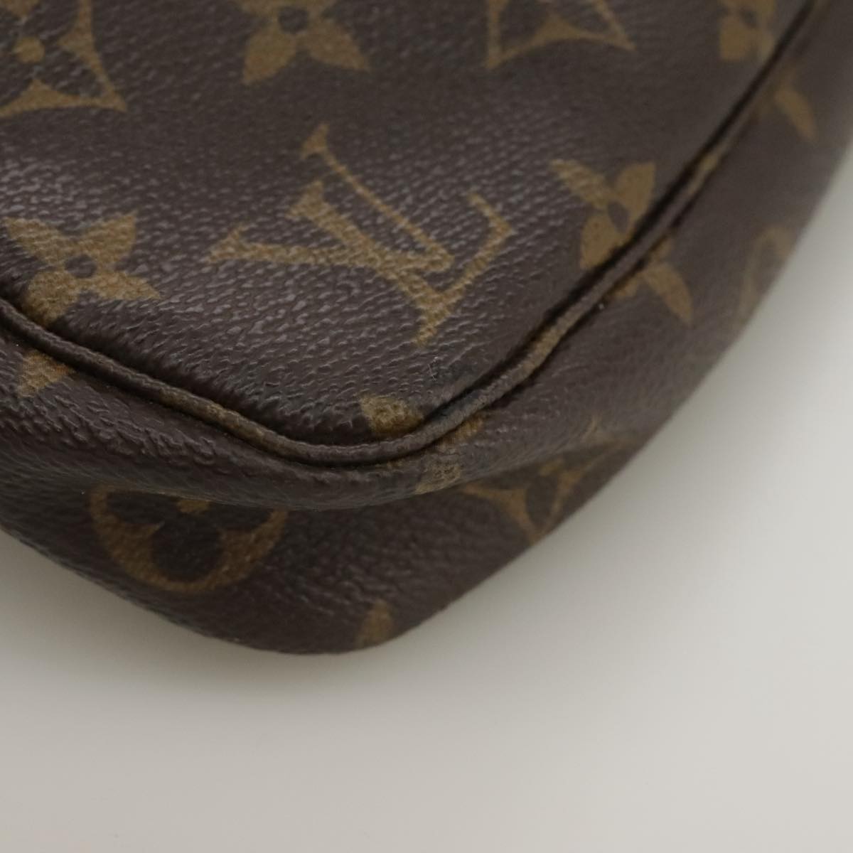 LOUIS VUITTON Monogram Pochette Accessoires Pouch M51980 LV Auth 103570