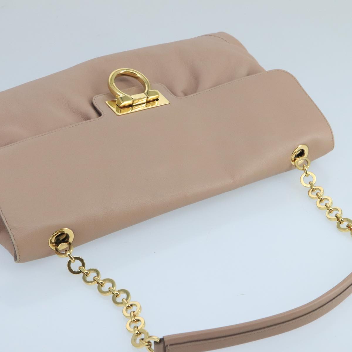 Salvatore Ferragamo Gancini Shoulder Bag Leather Beige Gold Auth 105053