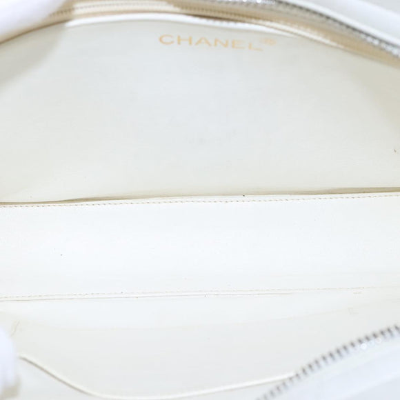 CHANEL Matelasse Shoulder Bag Leather White CC Auth 106385