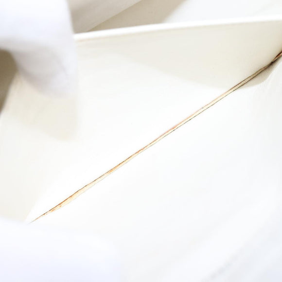 CHANEL Matelasse Shoulder Bag Leather White CC Auth 106385