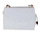 CHANEL Matelasse Shoulder Bag Leather White CC Auth 106385-2