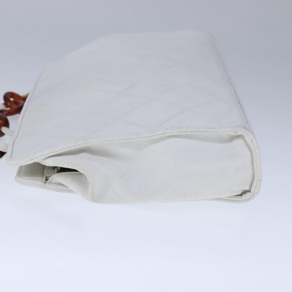 CHANEL Matelasse Shoulder Bag Leather White CC Auth 106385