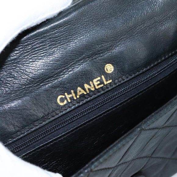 CHANEL Ketten-Umhängetasche Leder Schwarz CC Auth 106420
