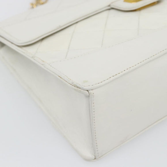 CHANEL Matelasse Chain Shoulder Bag Leather White Gold CC Auth 107700