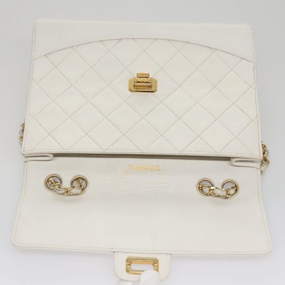 CHANEL Matelasse Chain Shoulder Bag Leather White Gold CC Auth 107700