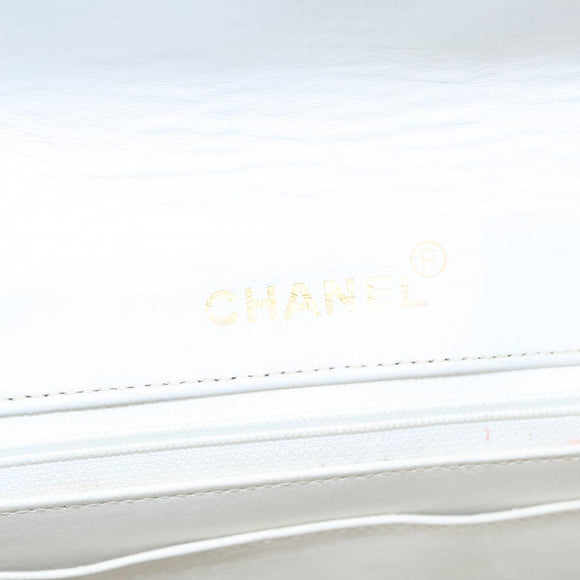 CHANEL Matelasse Chain Shoulder Bag Leather White Gold CC Auth 107700