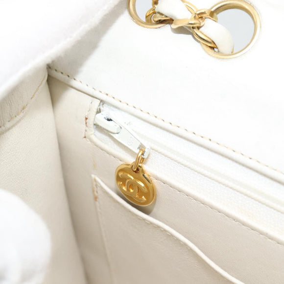 CHANEL Matelasse Chain Shoulder Bag Leather White Gold CC Auth 107700
