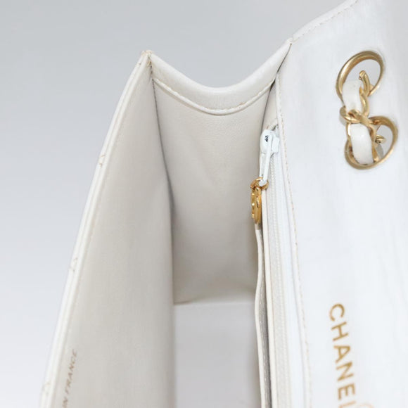 CHANEL Matelasse Chain Shoulder Bag Leather White Gold CC Auth 107700