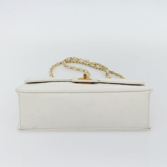 CHANEL Matelasse Chain Shoulder Bag Leather White Gold CC Auth 107700