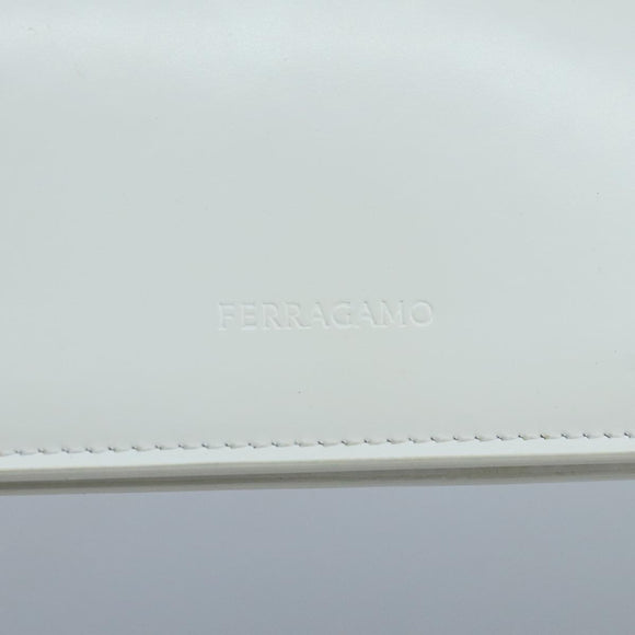 Salvatore Ferragamo hand Pouch Leather White Silver Auth 110793V