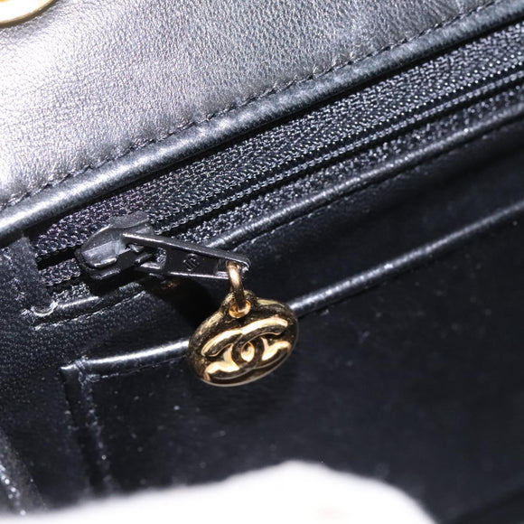 CHANEL Matelasse Hand Bag Patent leather Black CC Auth 112111