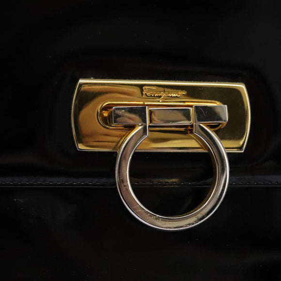 Salvatore Ferragamo Gancini Shoulder Bag Enamel Black Gold Auth 112878