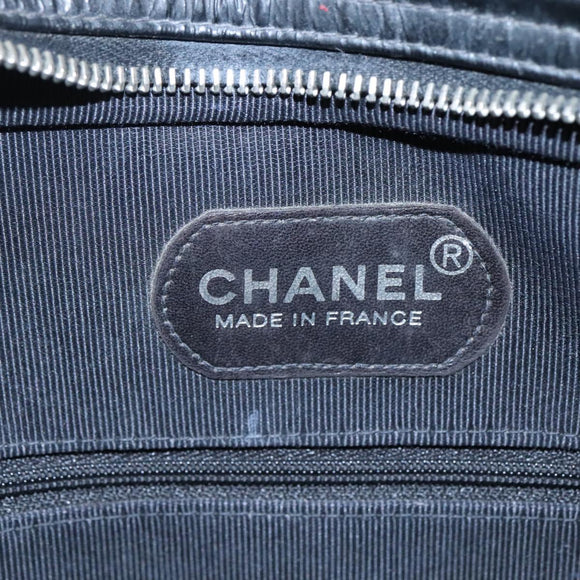 CHANEL Matelasse Shoulder Bag Patent leather Black Gold CC Auth 114045