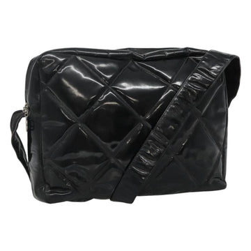 CHANEL Matelasse Shoulder Bag Patent leather Black Gold CC Auth 114045