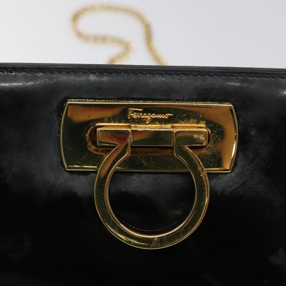Salvatore Ferragamo Gancini Chain Shoulder Bag Patent leather Black Auth 116524