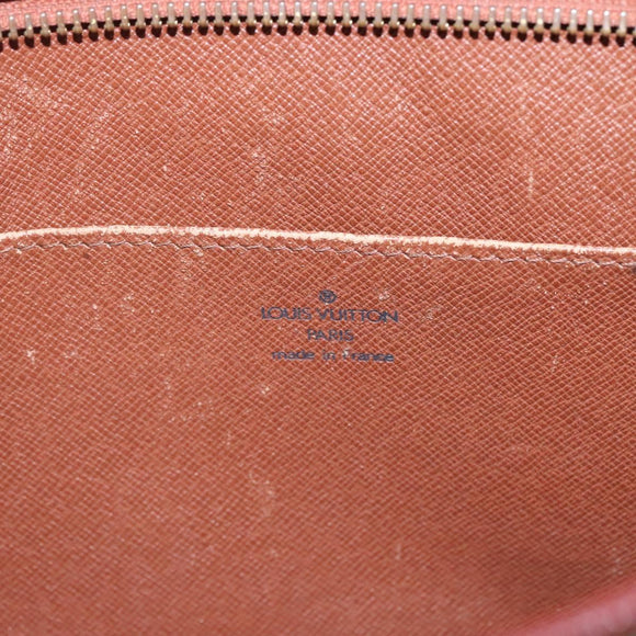 LOUIS VUITTON Epi Pochette Homme Clutch Bag Zipangu Gold M52528 LV Auth 116908