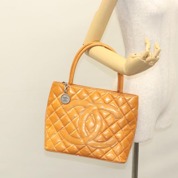 CHANEL Standard Tote Bag Patent leather Beige CC Auth 117843