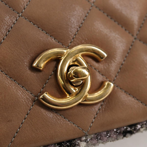 CHANEL Matelassé Ketten-Umhängetasche beschichtete Leinwand Beige CC Auth 118136A