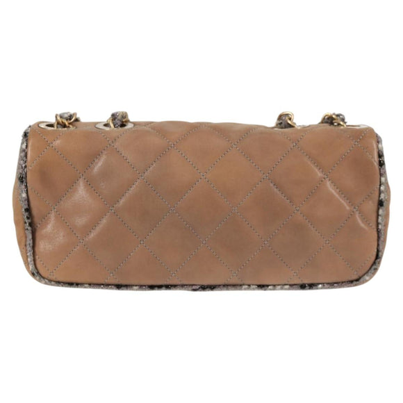 CHANEL Matelassé Ketten-Umhängetasche beschichtete Leinwand Beige CC Auth 118136A