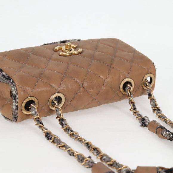 CHANEL Matelasse Chain Shoulder Bag Coated Canvas Beige CC Auth 118136A