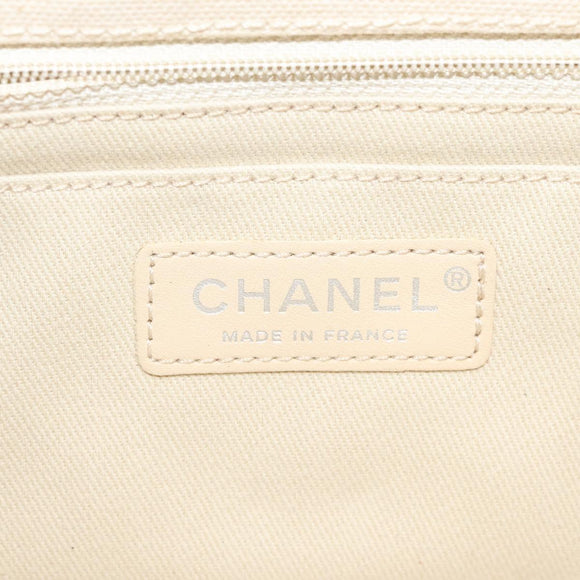 CHANEL Cruise Line Matelasse Clutch Bag Cream Silver CC Auth 118381