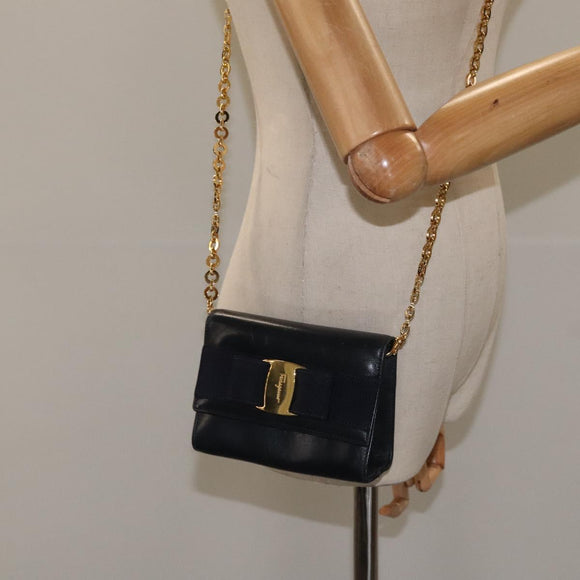 Salvatore Ferragamo Gancini Chain Shoulder Bag Leather Black Gold Auth 118668