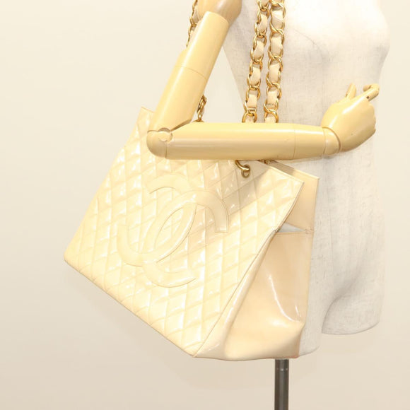 CHANEL Matelasse Chain Tote Bag Patent leather Beige Gold CC Auth 118936