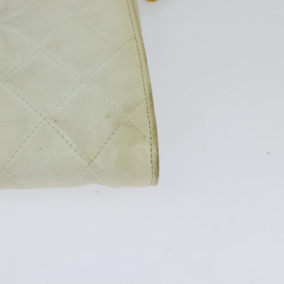 CHANEL Matelasse Chain Shoulder Bag Lamb Skin White CC Auth 119388
