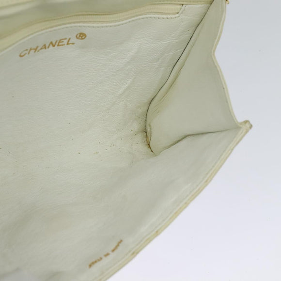 CHANEL Matelasse Chain Shoulder Bag Lamb Skin White CC Auth 119388