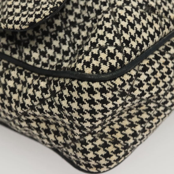 CHANEL Matelasse Chain Shoulder Bag Canvas White Black CC Auth 120186