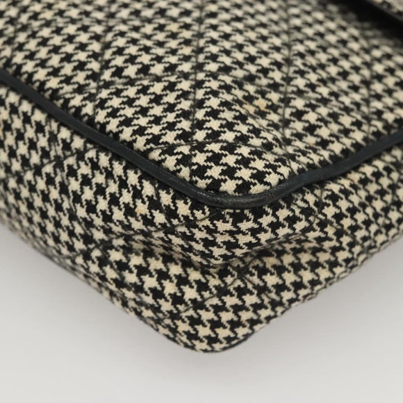 CHANEL Matelasse Chain Shoulder Bag Canvas White Black CC Auth 120186