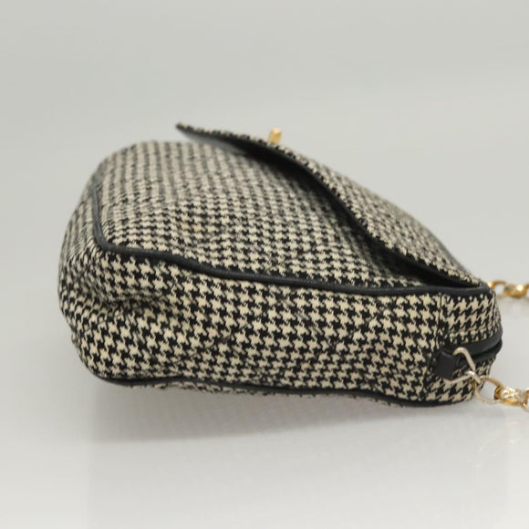 CHANEL Matelasse Chain Shoulder Bag Canvas White Black CC Auth 120186