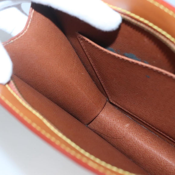 LOUIS VUITTON Epi Pochette Homme Clutch Bag Zipangu Gold M52528 LV Auth 121092