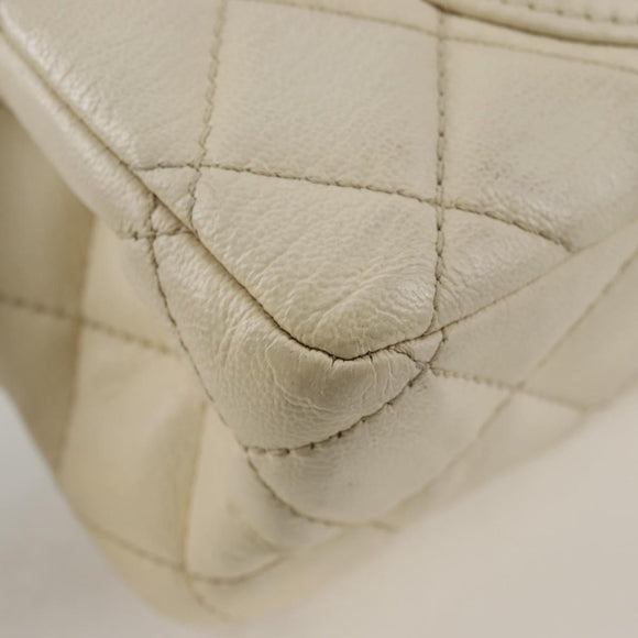 CHANEL Matelasse 2.25 Chain Shoulder Bag Caviar Skin White CC Auth 121441