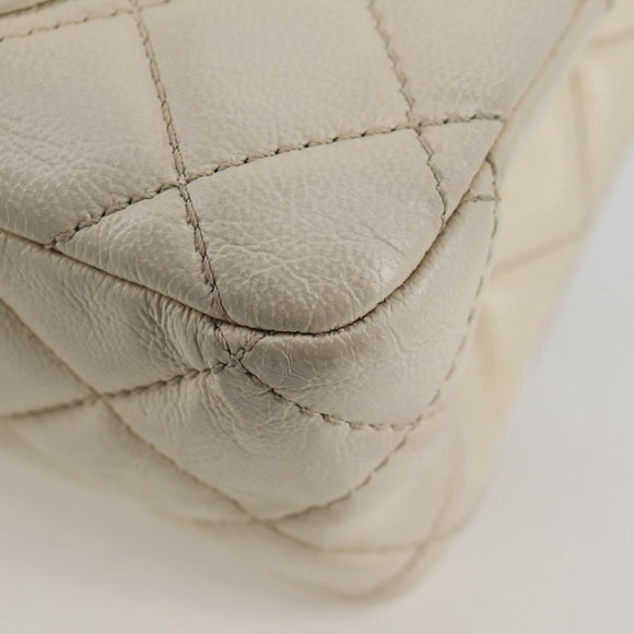 CHANEL Matelasse 2.25 Chain Shoulder Bag Caviar Skin White CC Auth 121441