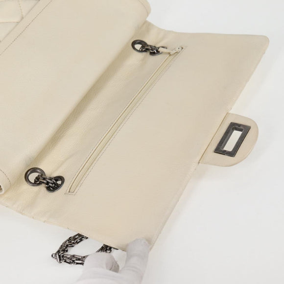 CHANEL Matelasse 2.25 Chain Shoulder Bag Caviar Skin White CC Auth 121441