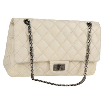 CHANEL Matelasse 2.25 Chain Shoulder Bag Caviar Skin White CC Auth 121441