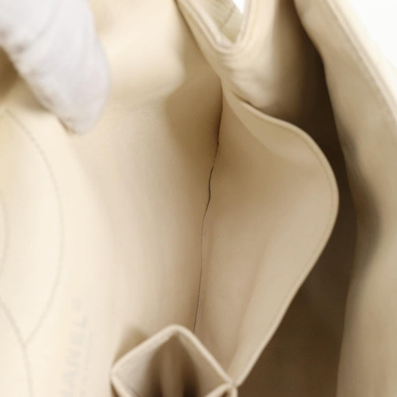 CHANEL Matelasse 2.25 Chain Shoulder Bag Caviar Skin White CC Auth 121441