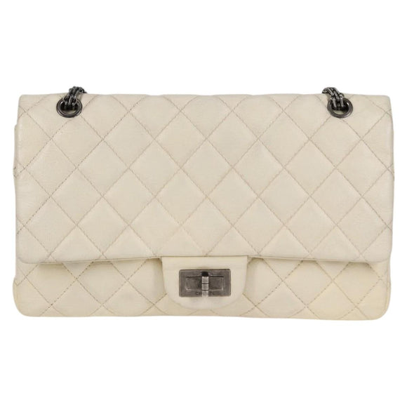 CHANEL Matelasse 2.25 Chain Shoulder Bag Caviar Skin White CC Auth 121441